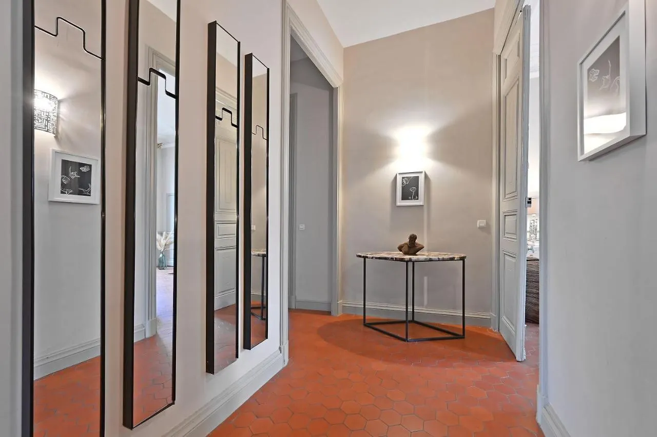 아비뇽 Le Vieux Sextier - Ac Clim - Lumineux - Wifi - Hypercentre 아파트